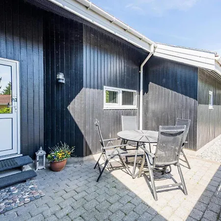 10 Person In Blåvand